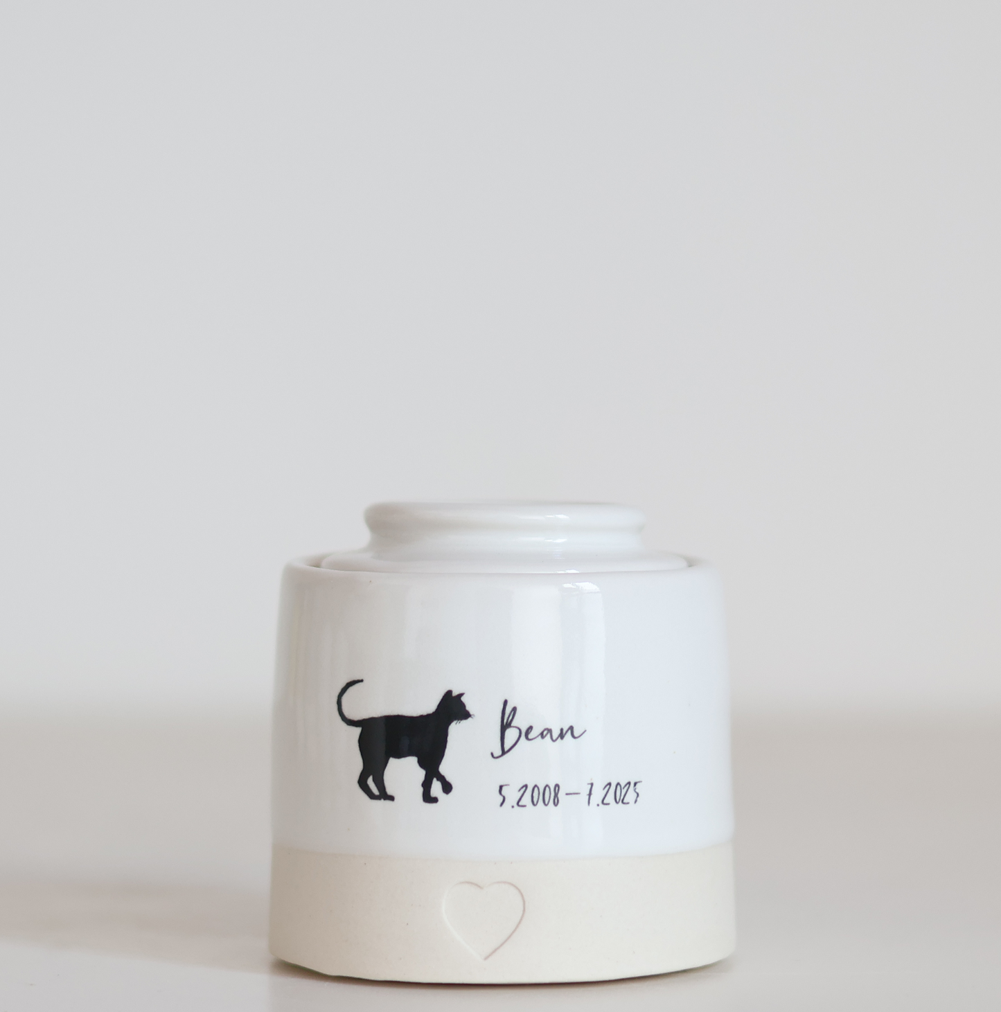 XS Pet Urn with Pet Silhouette