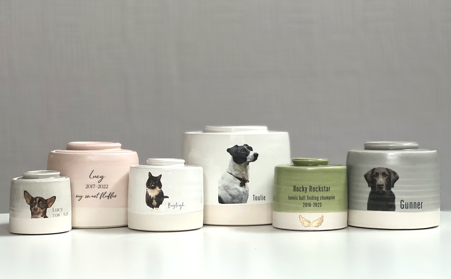 Small Size Urn. Pet Urn